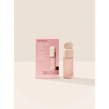 RARE BEAUTY - folyékony highlighter - Enchant mini